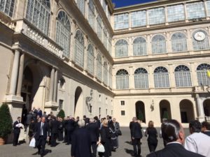gathering-outside-the-popes-palace