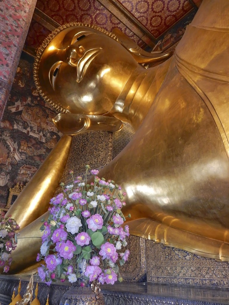 Wat Pho, The White Temple, the Black House : Short Pilgrimages in Thailand